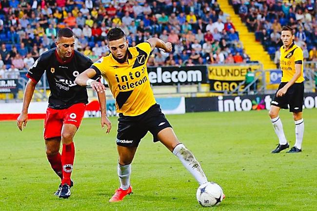 扮演着至关 扮演着至关